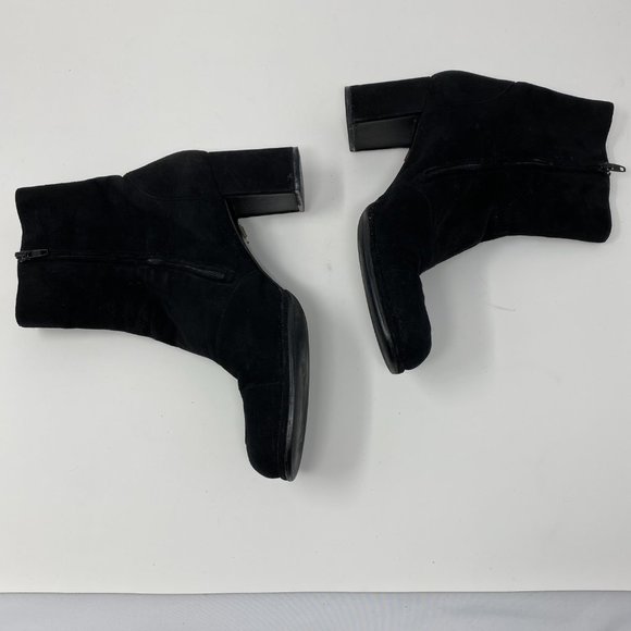 chanel suede ankle boots w/ interlocking cc logo - Picture 4 of 9
